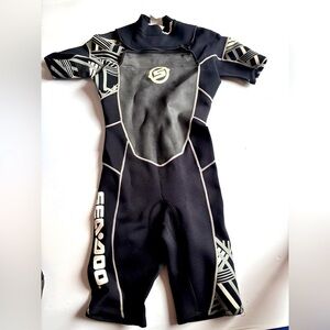 Sea-Doo Black and White 4 way flex Wetsuit for Men (Size Medium)
